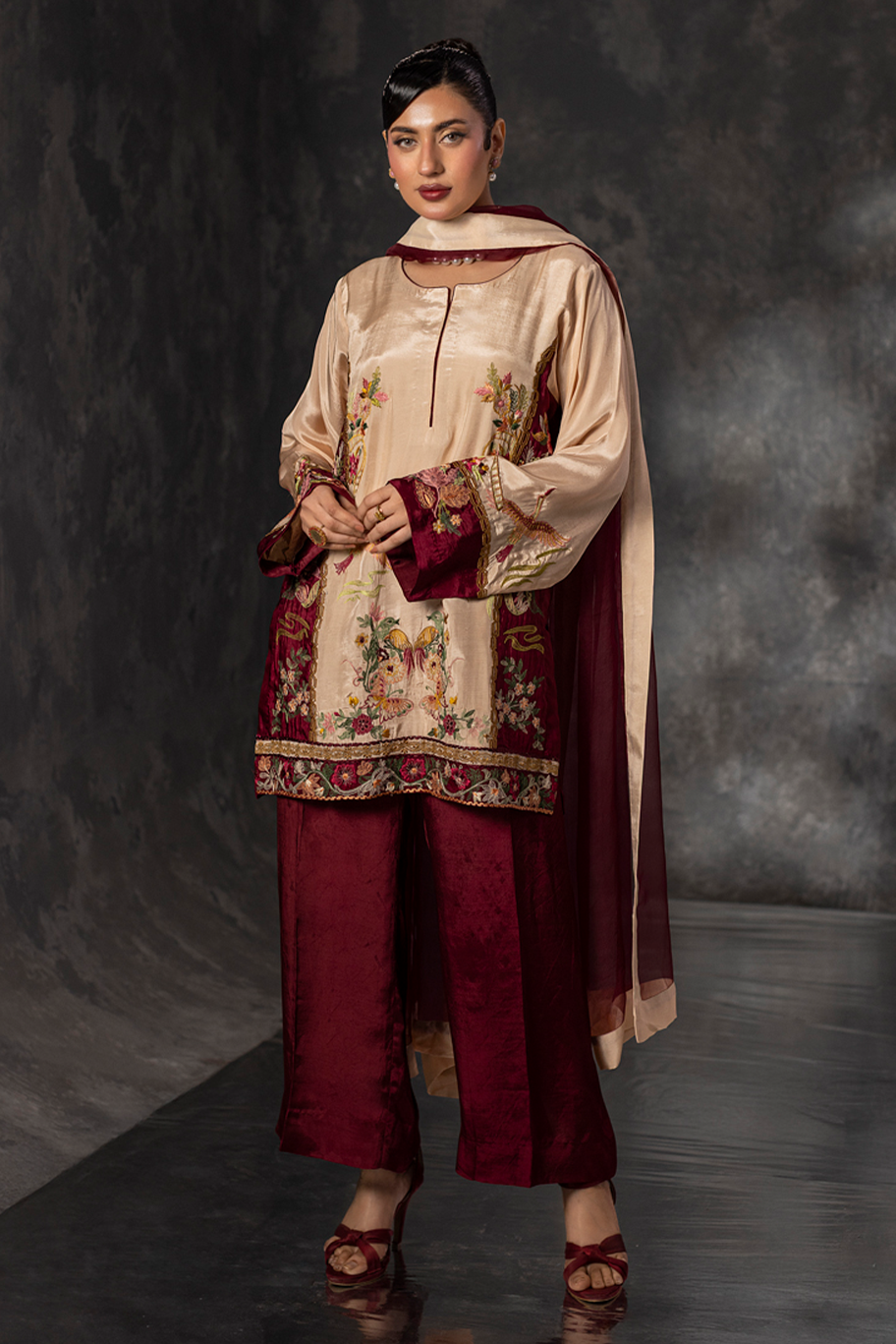 Crane Whisper (3 PC Stitched)