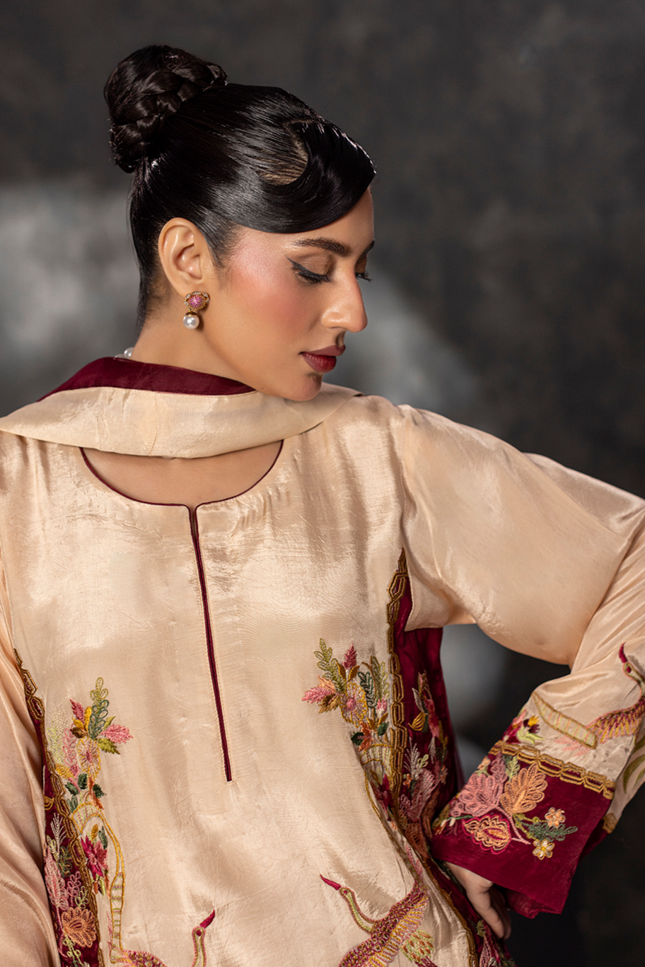 Crane Whisper (3 PC Stitched)